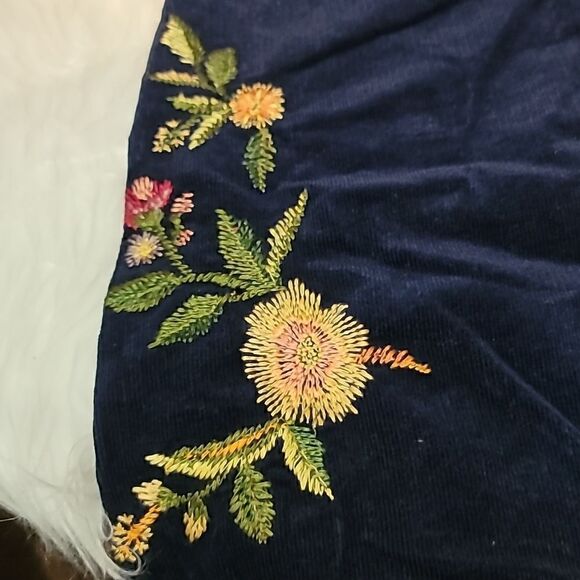 Mossimo Embroidered Floral Skirt Size 4 - Picture 3 of 7